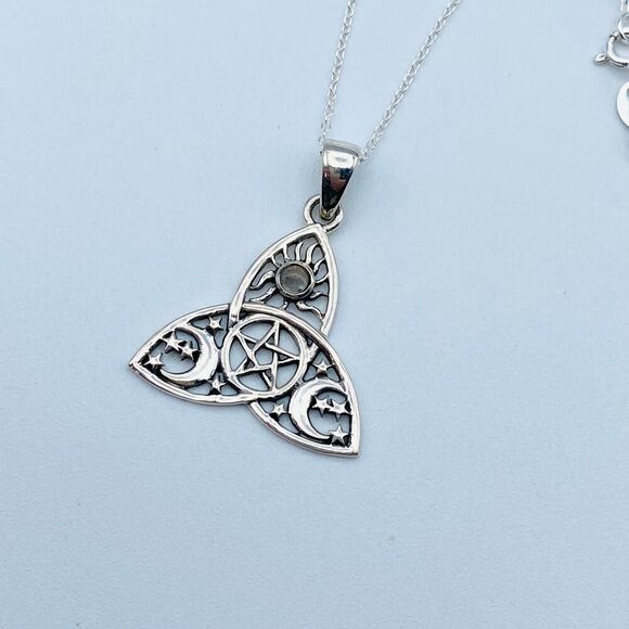 Sterling Silver Celtic Triquetra Pendant Necklace-Pagan Wiccan Pentacle Design - Picture 2 of 4